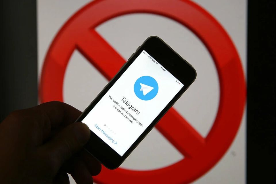 Блокировка Telegram в России отложена: что ждет пользователей и платформу MAX?