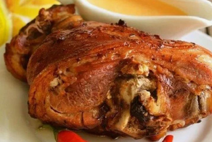 Сочная свиная рулька: как запечь идеальное блюдо для праздников