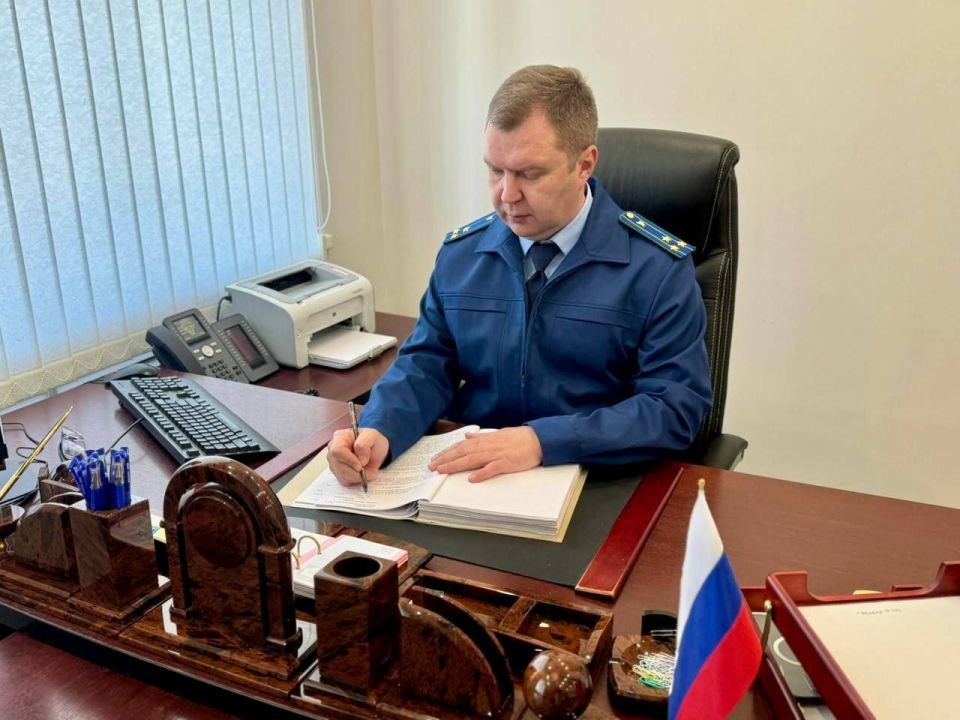 По материалам прокурорской проверки возбуждено два уголовных дела о мошенничестве и превышении должностных полномочий