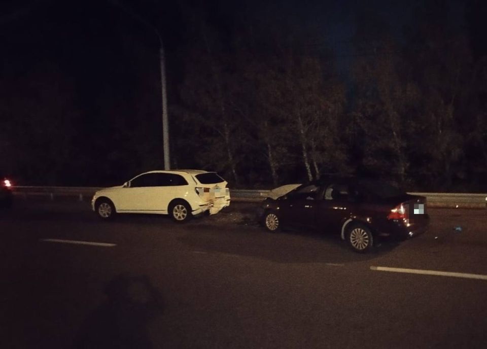 В Ставрополе в результате попутного столкновения пострадали 2 человека