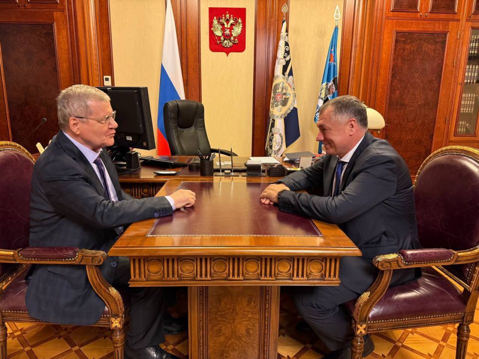 Марат Хуснуллин: Также во время командировки в Ставропольский край провел рабочую встречу с полномочным представителем Президента РФ в Северо-Кавказском федеральном округе Юрием Яковлевичем Чайкой