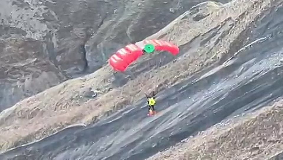 Экстремал на мотоцикле прыгнул в пропасть в Дагестане