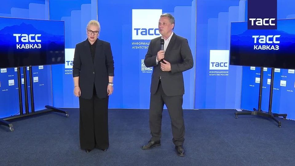 Двадцать семь журналистов получили юбилейную медаль, отчеканенную к 245-летию Пятигорска, за вклад в развитие города