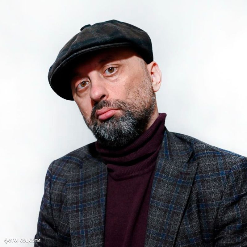 Умер КВНщик из «Сборной Пятигорска» и актёр «Самого лучшего фильма» Павел Козмопулос