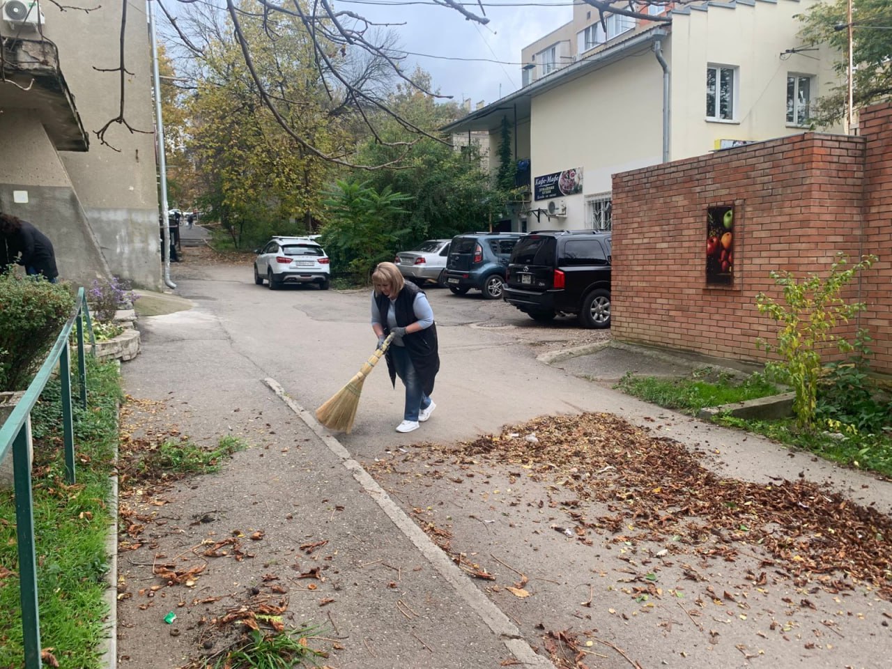 В рамках городской экологической программы «ЧИСТО Кисловодск» продолжается череда субботников В рамках городской экологической программы «ЧИСТО Кисловодск» продолжается череда субботников