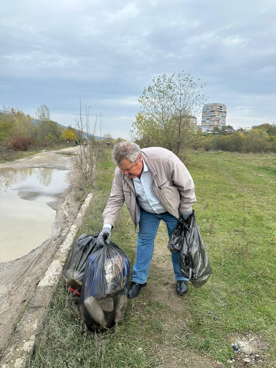 В рамках городской экологической программы «ЧИСТО Кисловодск» продолжается череда субботников В рамках городской экологической программы «ЧИСТО Кисловодск» продолжается череда субботников
