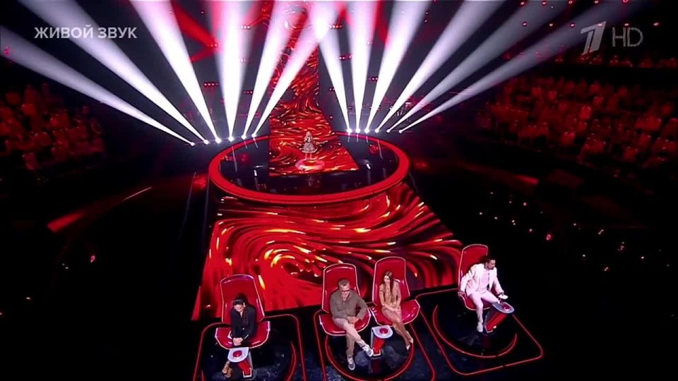 Иван Ульянченко: Наша юная талантливая певица, воспитанница ставропольской детской школы искусств N4 Маша Никулина, стала участницей шоу "Голос