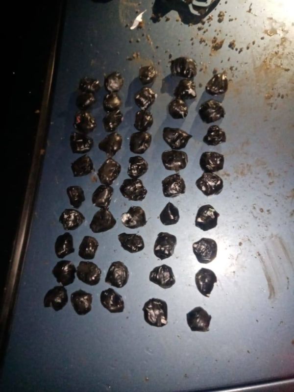 В Буденновске полицейские задержали наркозакладчицу на месте преступления