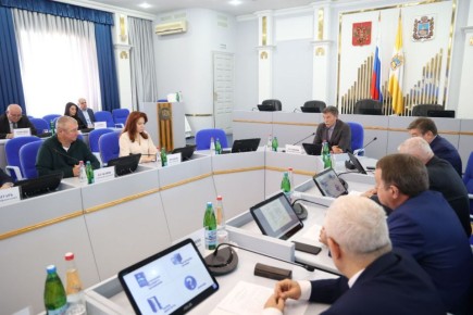 В Думе Ставрополья прошло рабочее совещание депутатов и сотрудников аппарата