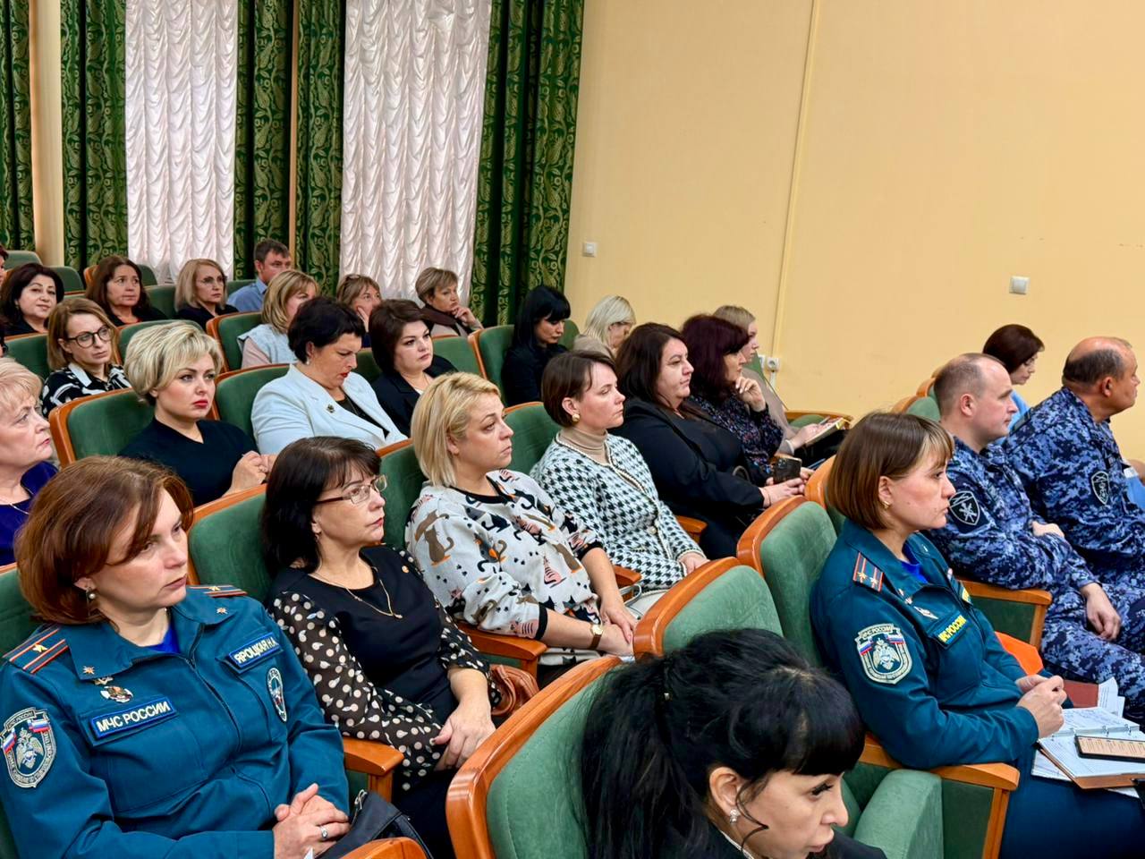 Сотрудники МЧС Ставрополья приняли участие в совещании по итогам оздоровительной кампании в крае Сотрудники МЧС Ставрополья приняли участие в совещании по итогам оздоровительной кампании в крае