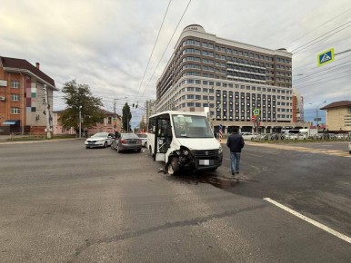 Поездка на ставропольской маршрутке обернулась для пассажирки травмой головы