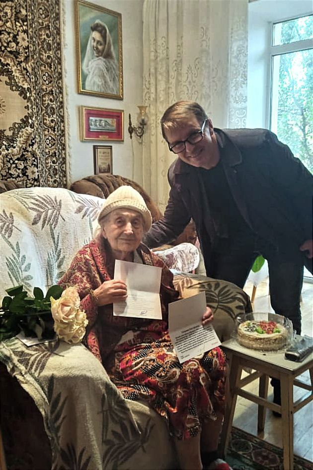 #депутатскаядеятельность. Геннадий Тищенко вручил активистам своего округа билеты на выступление оркестра имени Д.А. Осиновского #депутатскаядеятельность. Геннадий Тищенко вручил активистам своего округа билеты на выступление оркестра имени Д.А. Осиновского