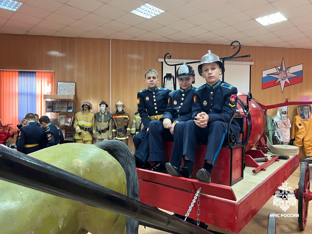 Безопасность как на ладони: даже на каникулах кадеты проводят время с пользой Безопасность как на ладони: даже на каникулах кадеты проводят время с пользой