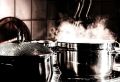 Как избавиться от черноты на алюминиевой кастрюле: лайфхаки с бюджетными продуктами, которые есть на каждой кухне