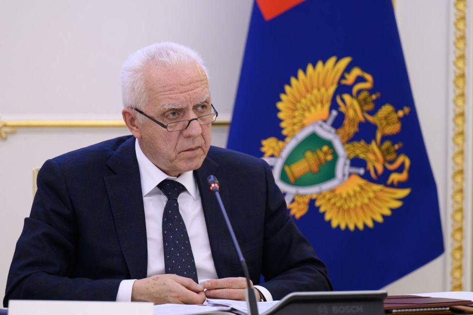 Александр Гуцан поручил проверить по всей стране исполнение законодательства при размещении объектов дорожного сервиса