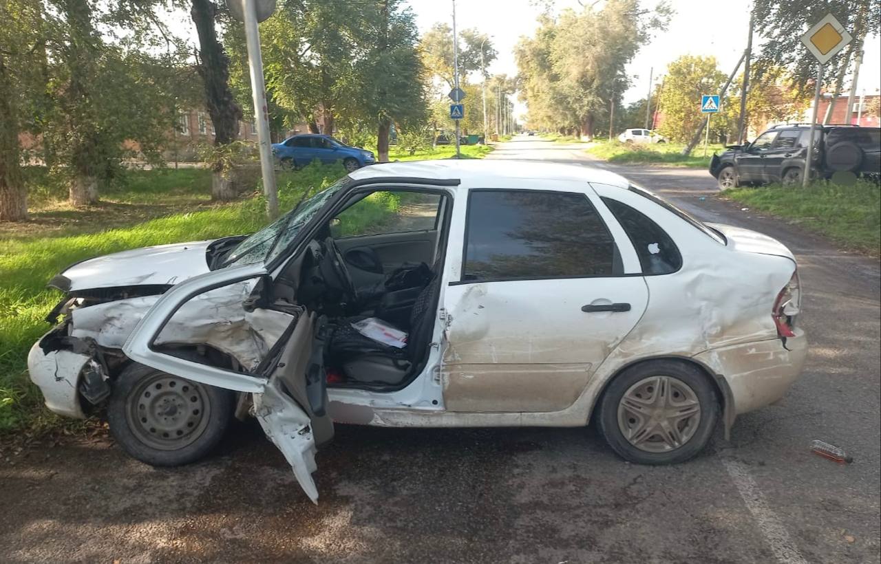 В Ипатовском округе в результате столкновения автомобилей пострадал пассажир В Ипатовском округе в результате столкновения автомобилей пострадал пассажир