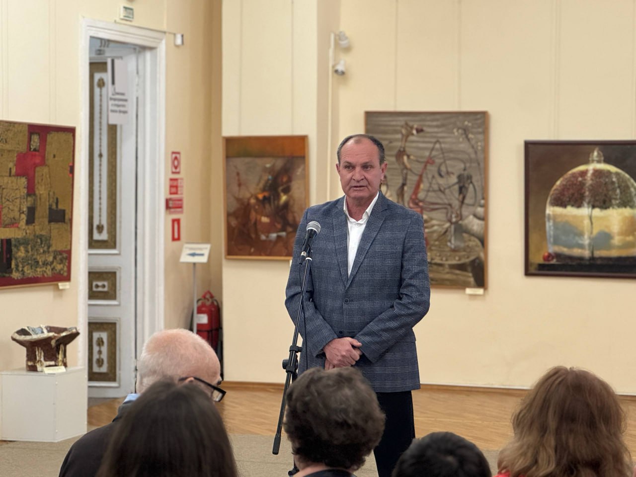 #депутатскаядеятельность. Геннадий Тищенко вручил активистам своего округа билеты на выступление оркестра имени Д.А. Осиновского #депутатскаядеятельность. Геннадий Тищенко вручил активистам своего округа билеты на выступление оркестра имени Д.А. Осиновского