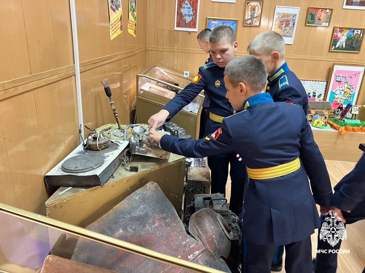 Безопасность как на ладони: даже на каникулах кадеты проводят время с пользой Безопасность как на ладони: даже на каникулах кадеты проводят время с пользой