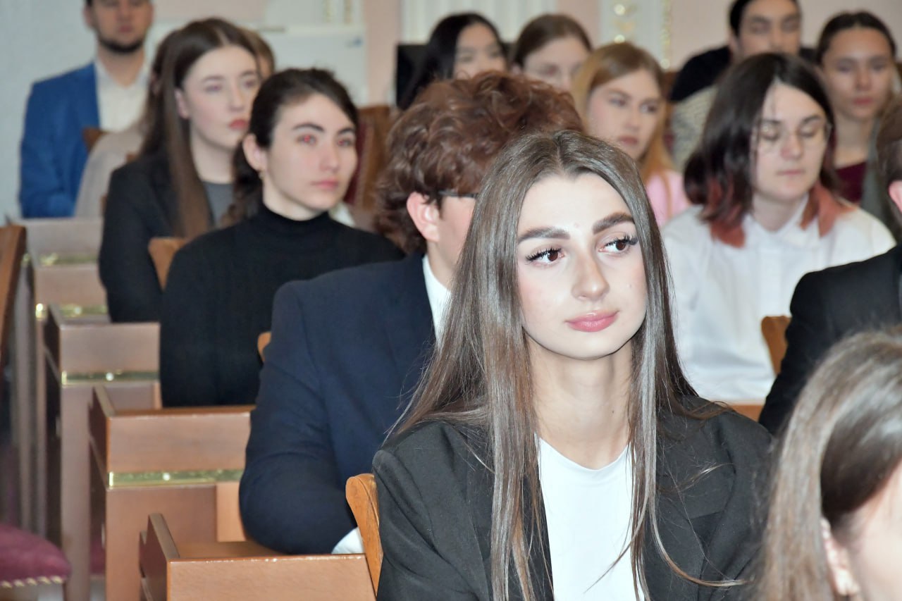 В городской Думе побеседовали с будущими специалистами в области права В городской Думе побеседовали с будущими специалистами в области права