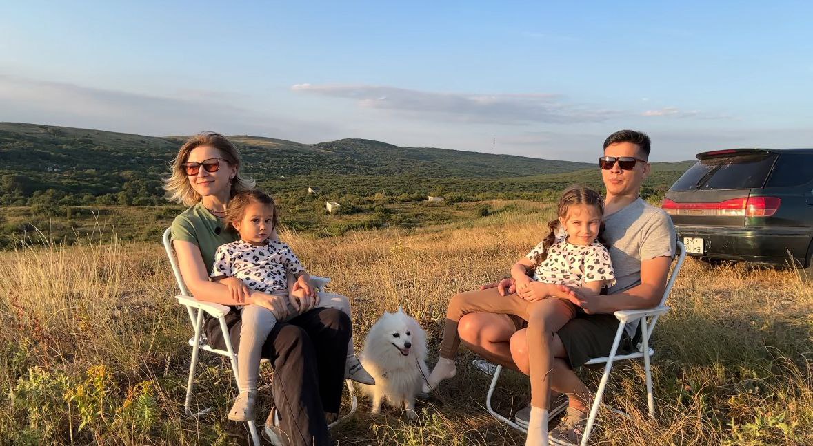 Недалеко от Ставрополя живет необычная семья, которая бросила все в Петербурге ради переезда в наш регион Недалеко от Ставрополя живет необычная семья, которая бросила все в Петербурге ради переезда в наш регион