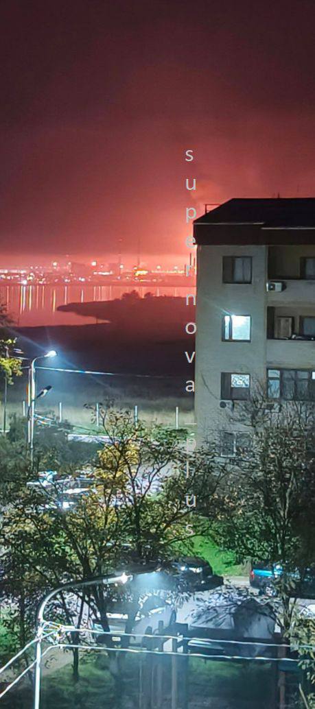 Украинские дроны-камикадзе атаковали нефтеперерабатывающую установку АВТ-200 на НПЗ компании ООО «НС-Ойл» в Новоспасском Ульяновской области и химическое предприятие ООО «Ставролен» в Будённовске Ставропольского края Украинские дроны-камикадзе атаковали нефтеперерабатывающую установку АВТ-200 на НПЗ компании ООО «НС-Ойл» в Новоспасском Ульяновской области и химическое предприятие ООО «Ставролен» в Будённовске Ставропольского края