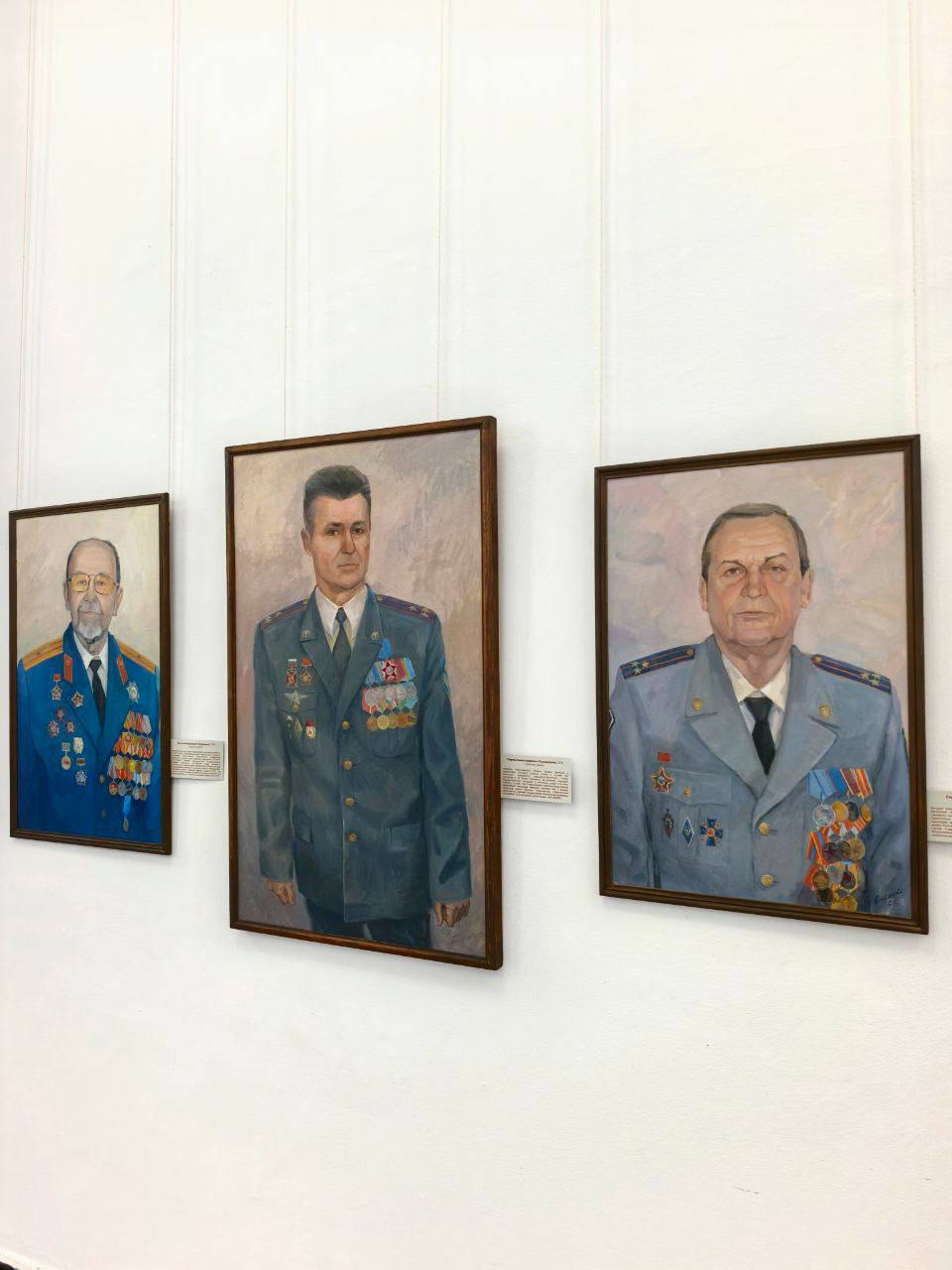 В Ставрополе в изомузее открылась выставка Александра Гайденко «Чистое небо и Родины флаг» В Ставрополе в изомузее открылась выставка Александра Гайденко «Чистое небо и Родины флаг»