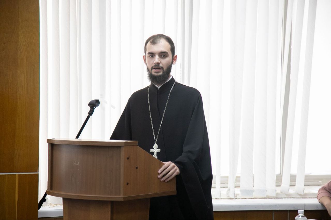 В Пятигорске прошел круглый стол «Молодежь за мир и согласие» В Пятигорске прошел круглый стол «Молодежь за мир и согласие»