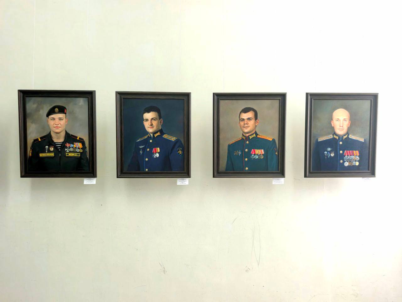 В Ставрополе в региональном Союзе художников открылась выставка «Сердце, потревоженное далью...» В Ставрополе в региональном Союзе художников открылась выставка «Сердце, потревоженное далью...»