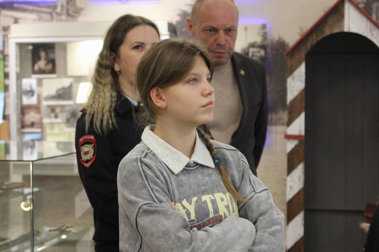 На Ставрополье в краевом Главке наградили победителей конкурса «Мои родители работают в полиции» На Ставрополье в краевом Главке наградили победителей конкурса «Мои родители работают в полиции»