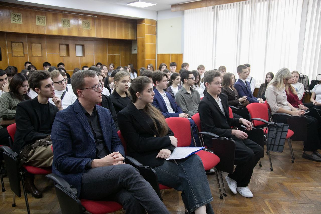 В Пятигорске прошел круглый стол «Молодежь за мир и согласие»