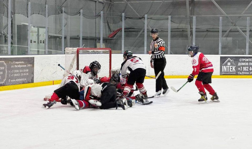 На родном льду – только победы!