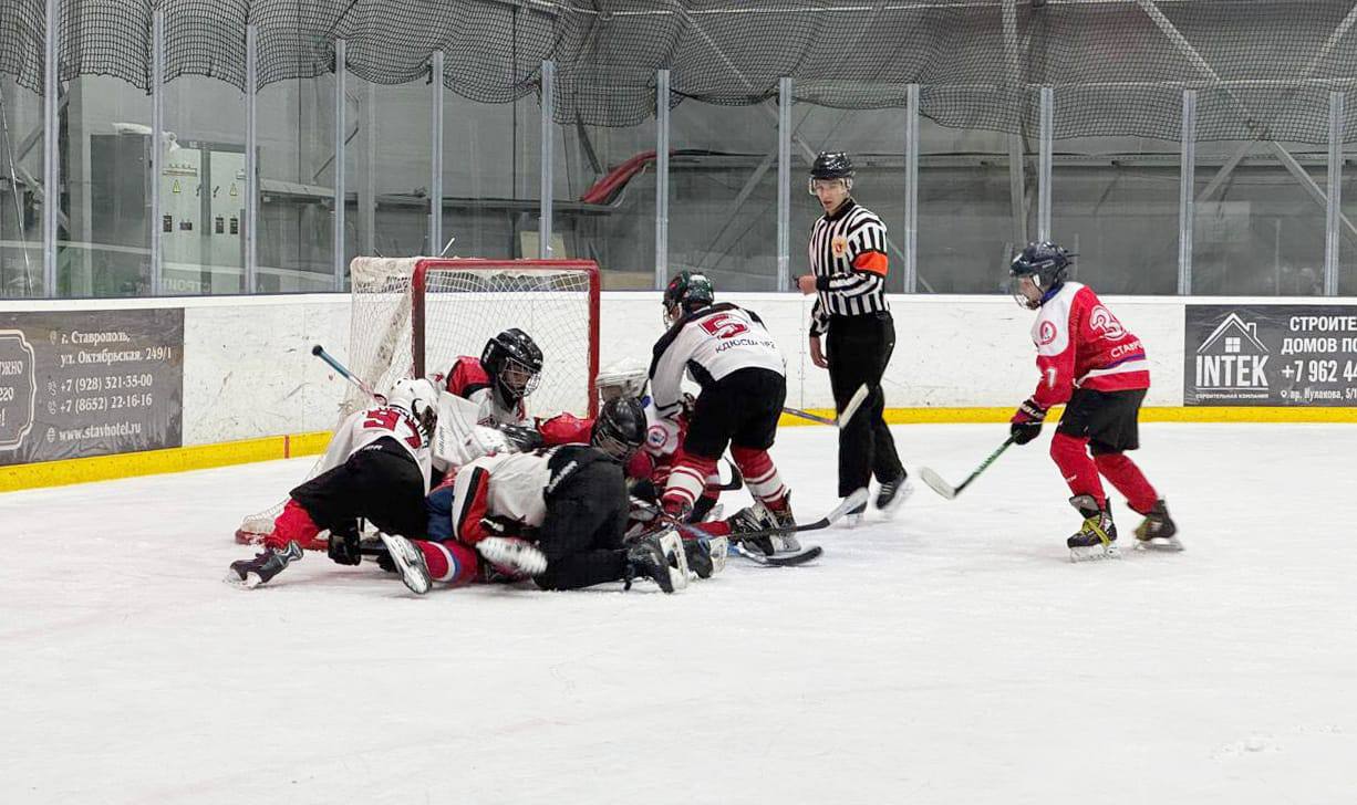 На родном льду – только победы!