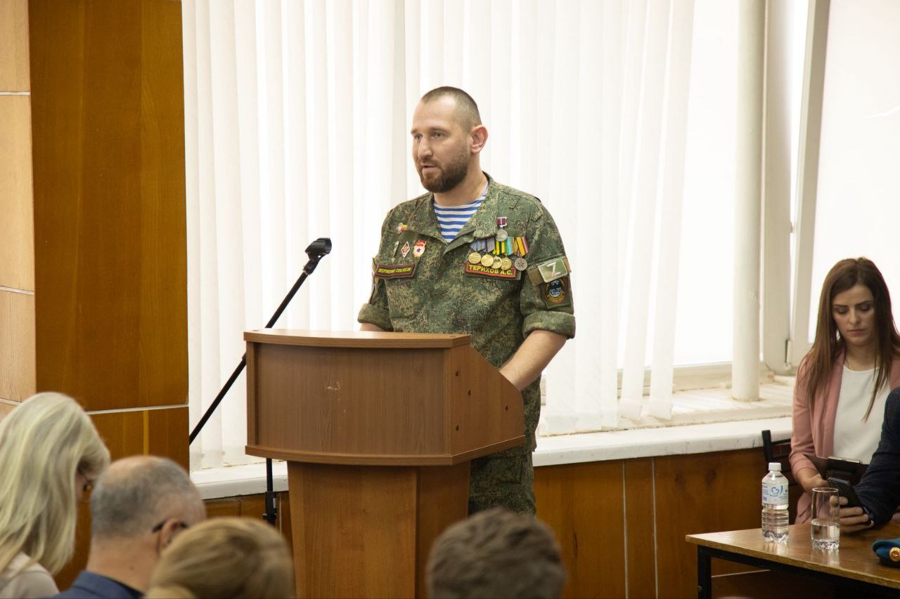 В Пятигорске прошел круглый стол «Молодежь за мир и согласие» В Пятигорске прошел круглый стол «Молодежь за мир и согласие»