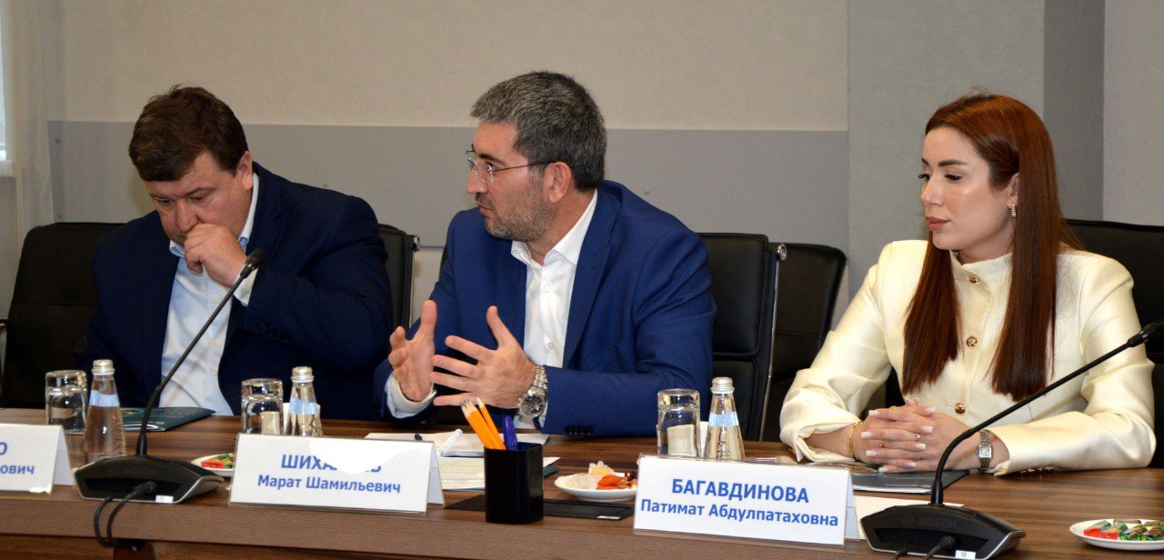 Руководители региональных органов исполнительной власти южных регионов России посетили Главный диспетчерский центр Руководители региональных органов исполнительной власти южных регионов России посетили Главный диспетчерский центр