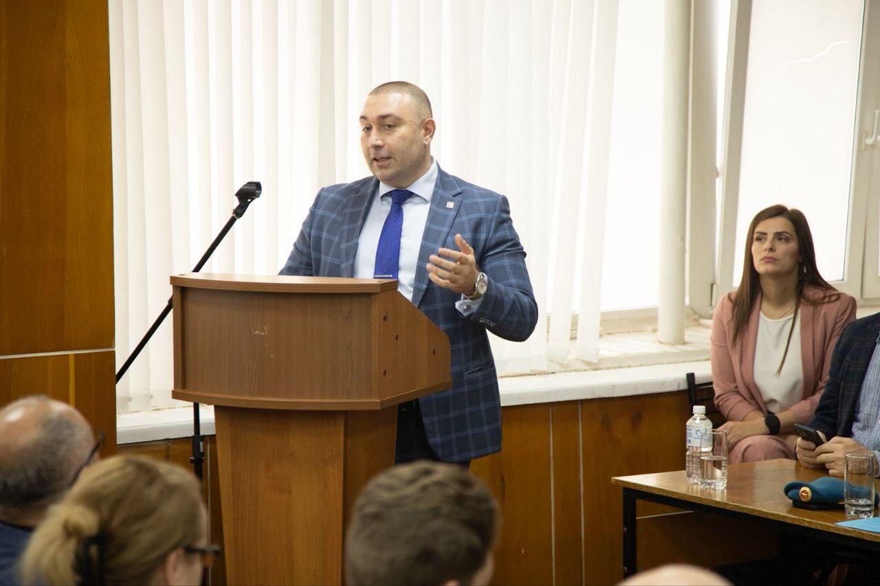 В Пятигорске прошел круглый стол «Молодежь за мир и согласие» В Пятигорске прошел круглый стол «Молодежь за мир и согласие»