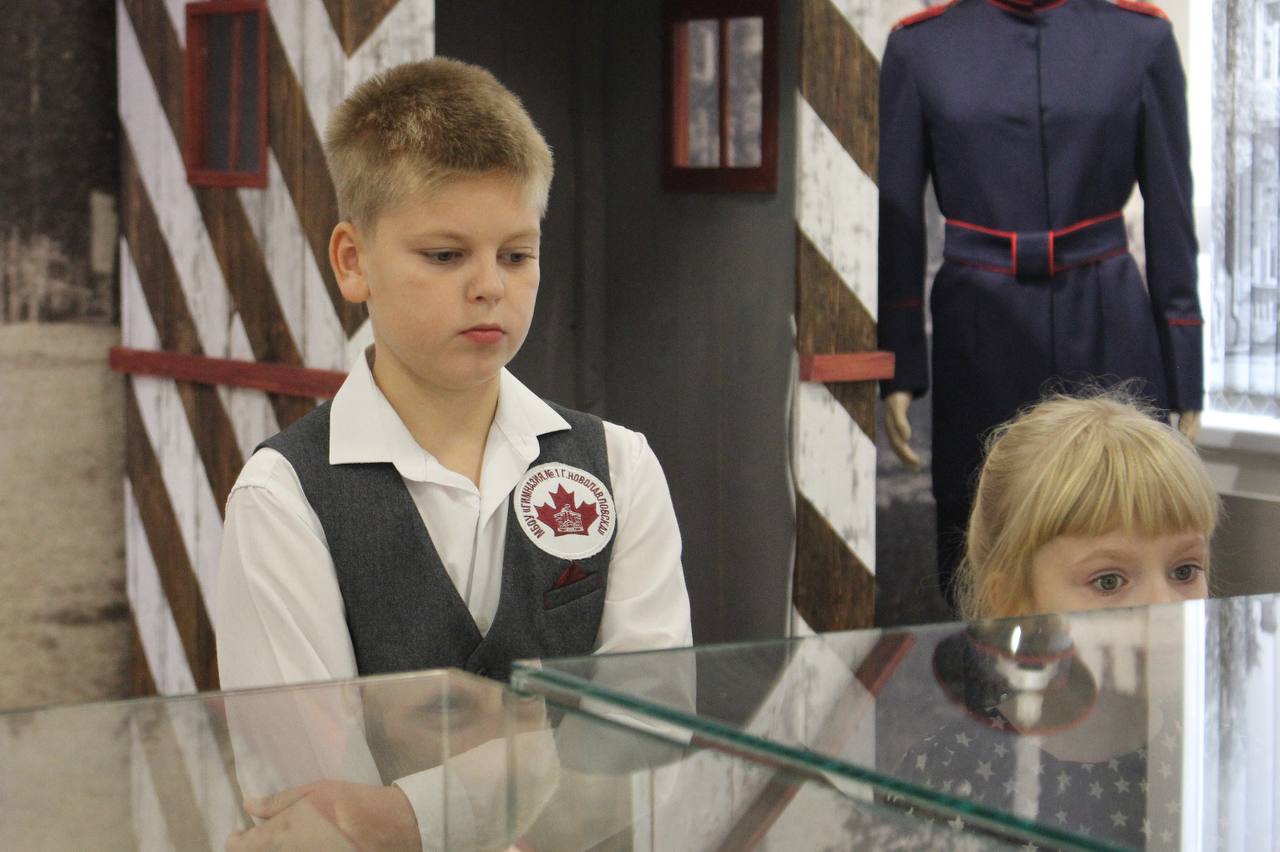 На Ставрополье в краевом Главке наградили победителей конкурса «Мои родители работают в полиции» На Ставрополье в краевом Главке наградили победителей конкурса «Мои родители работают в полиции»