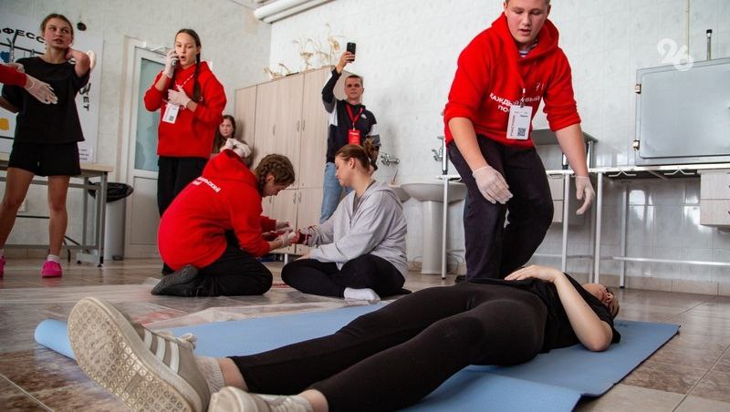 Извлекают осколки и делают искусственное дыхание: в Ставрополе проходит региональный чемпионат по оказанию первой помощи Извлекают осколки и делают искусственное дыхание: в Ставрополе проходит региональный чемпионат по оказанию первой помощи