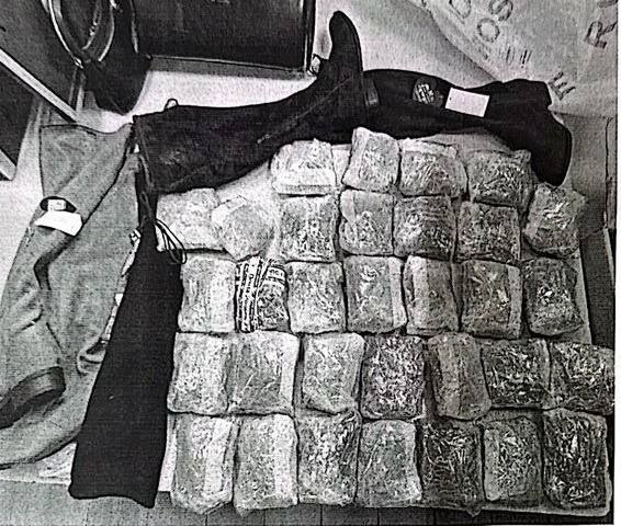 В подозрительной посылке оказалось почти 3 кг наркотических веществ — получатель ответит за контрабанду в суде В подозрительной посылке оказалось почти 3 кг наркотических веществ — получатель ответит за контрабанду в суде