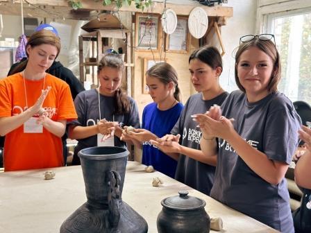 Юных журналистов и кинематографистов приглашают на «Волжские встречи»! Юных журналистов и кинематографистов приглашают на «Волжские встречи»!