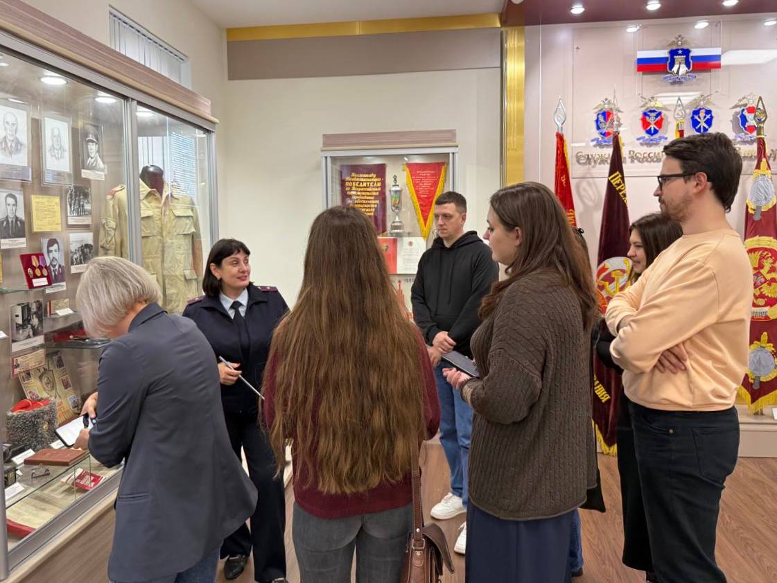 Накануне наш Музей истории органов внутренних дел Ставропольского края с экскурсией посетили гости из информационного агентства «Stavropol.Media» Накануне наш Музей истории органов внутренних дел Ставропольского края с экскурсией посетили гости из информационного агентства «Stavropol.Media»
