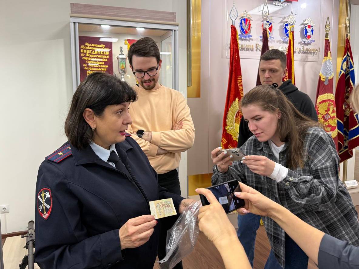 Накануне наш Музей истории органов внутренних дел Ставропольского края с экскурсией посетили гости из информационного агентства «Stavropol.Media» Накануне наш Музей истории органов внутренних дел Ставропольского края с экскурсией посетили гости из информационного агентства «Stavropol.Media»