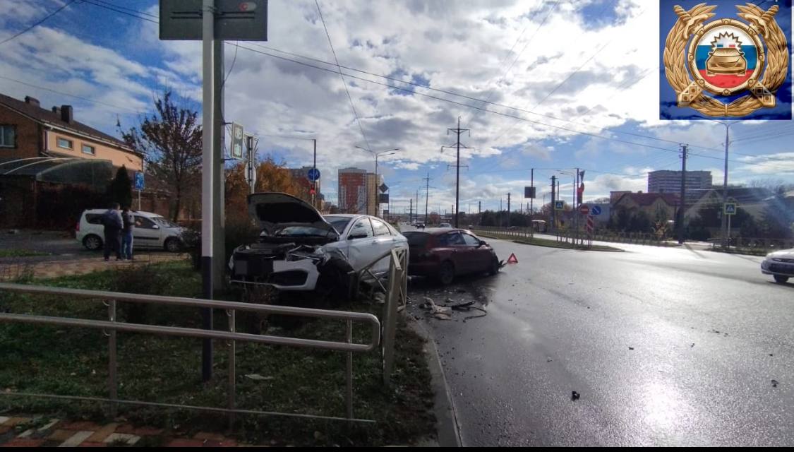 В Ставрополе нарушение очередности проезда привело к автоаварии В Ставрополе нарушение очередности проезда привело к автоаварии