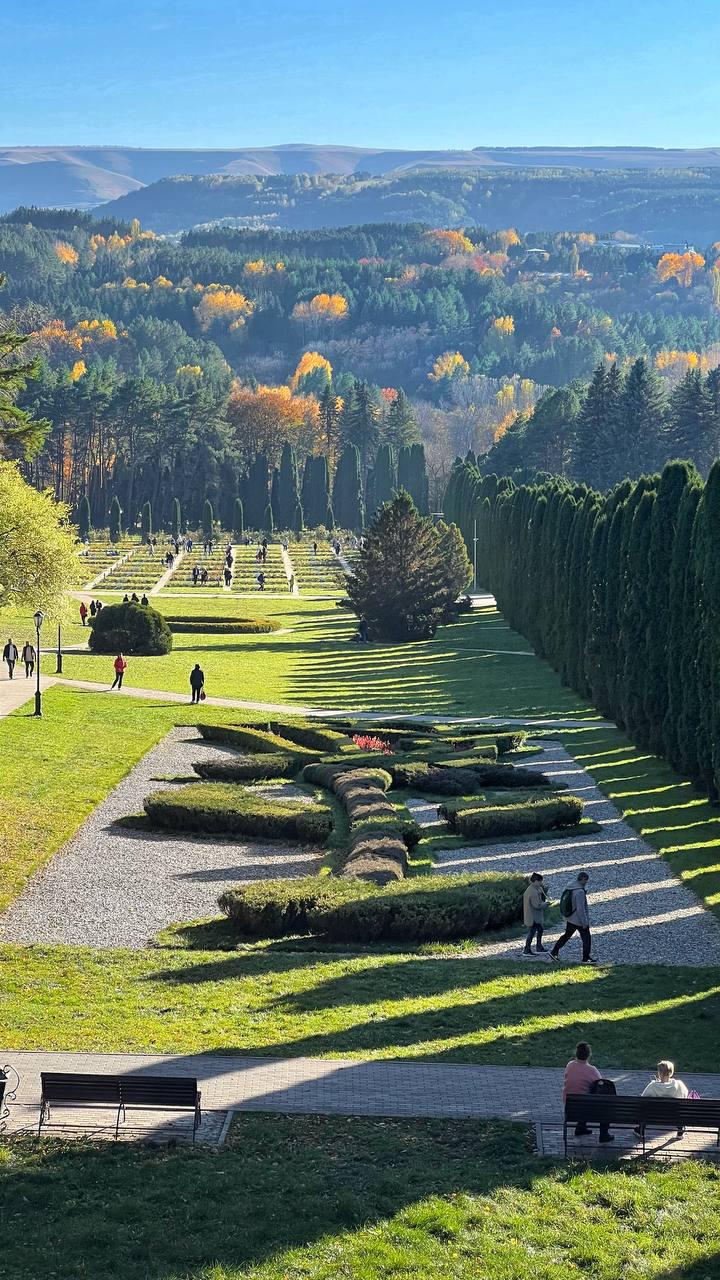 Красочная осень в городе-курорте Кисловодске Красочная осень в городе-курорте Кисловодске