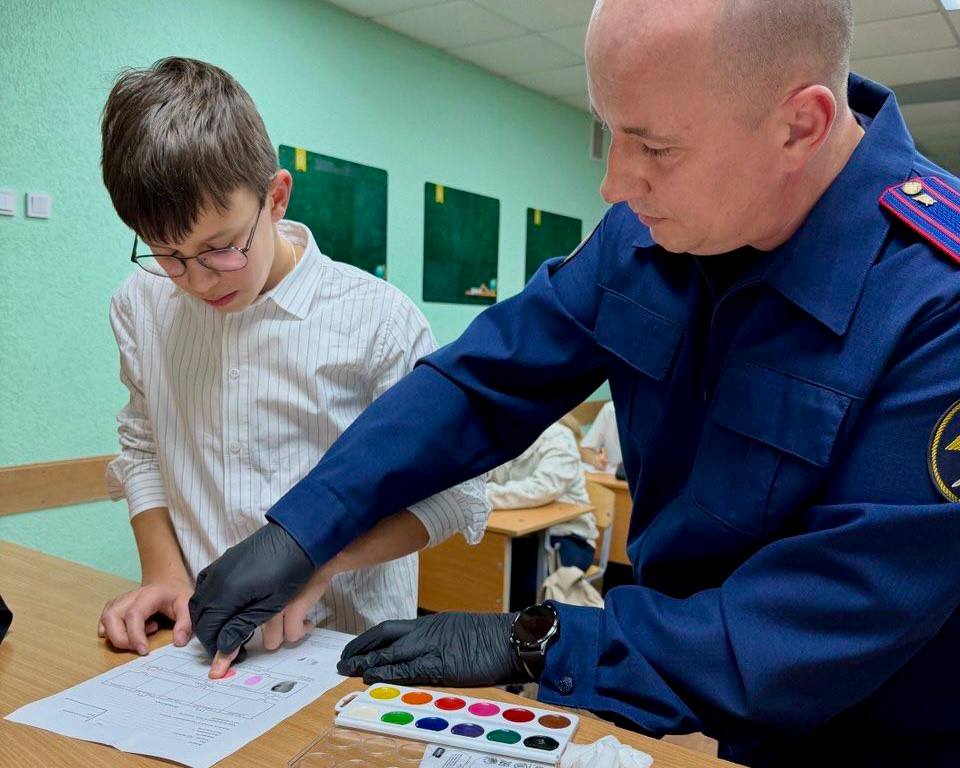 Руководитель Изобильненского межрайонного следственного отдела провел профориентационное занятие для школьников Руководитель Изобильненского межрайонного следственного отдела провел профориентационное занятие для школьников