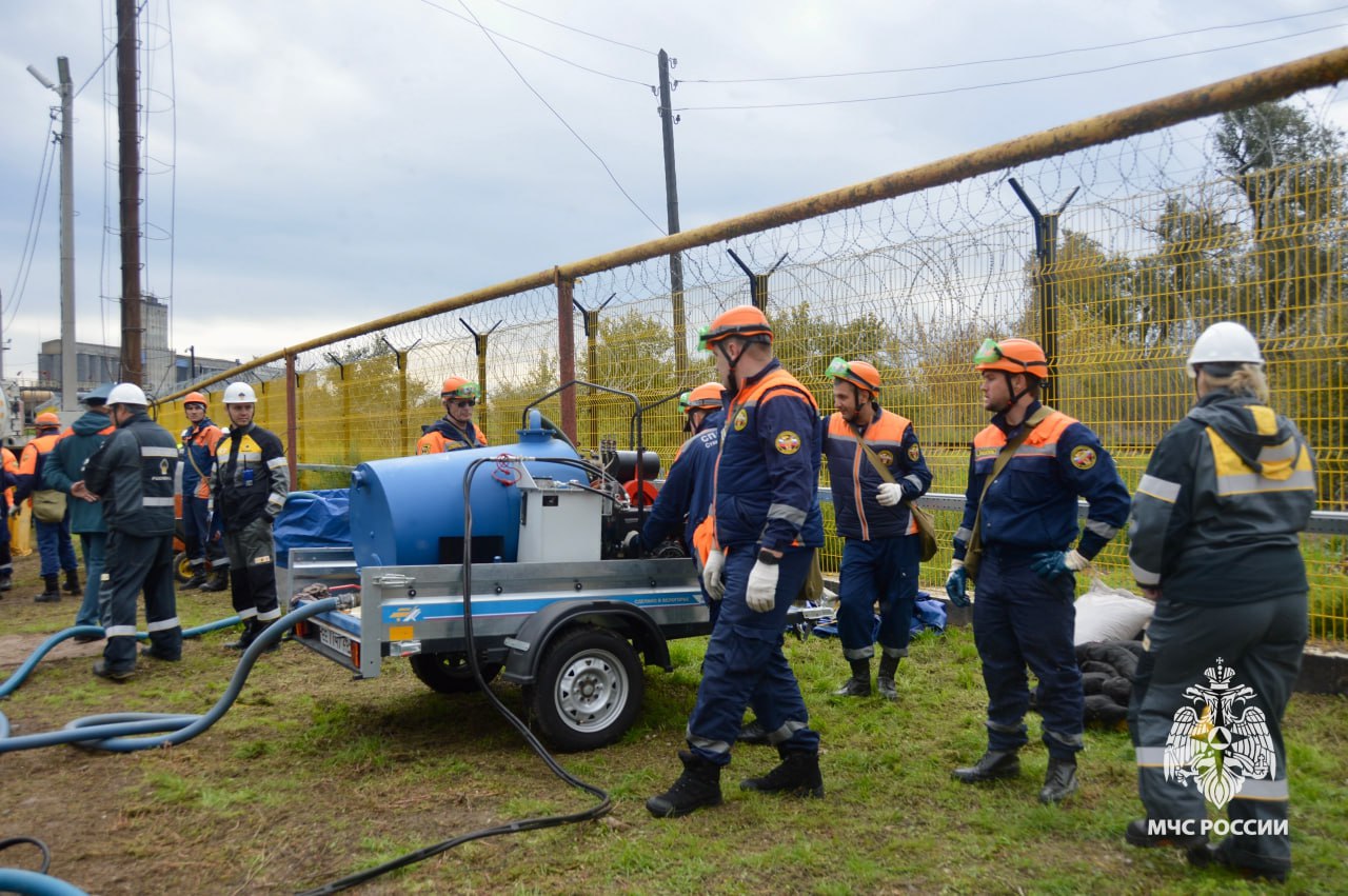 Проверка боевой готовности: В Буденновске отработали сценарий крупного разлива ГСМ Проверка боевой готовности: В Буденновске отработали сценарий крупного разлива ГСМ