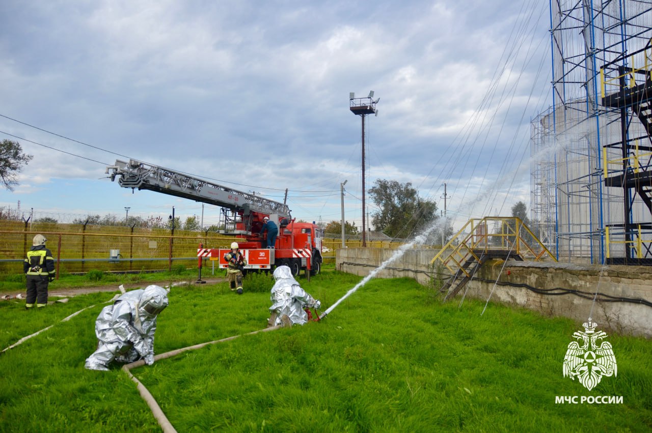 Проверка боевой готовности: В Буденновске отработали сценарий крупного разлива ГСМ Проверка боевой готовности: В Буденновске отработали сценарий крупного разлива ГСМ