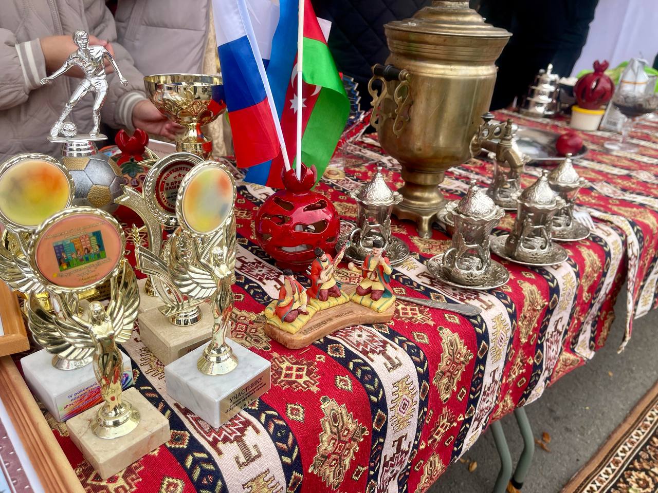 В Георгиевске сотрудники СКР приняли участие в торжественных мероприятиях, приуроченных к празднованию Дня народного единства В Георгиевске сотрудники СКР приняли участие в торжественных мероприятиях, приуроченных к празднованию Дня народного единства