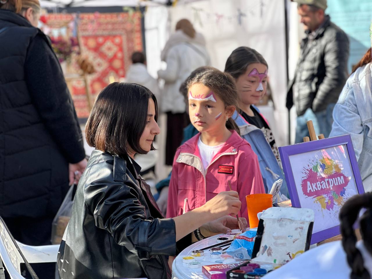 Аквагрим и мастер-класс «Символы России» на Хлебном фестивале Аквагрим и мастер-класс «Символы России» на Хлебном фестивале