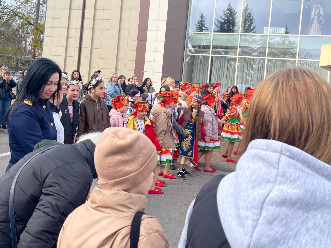 В Георгиевске сотрудники СКР приняли участие в торжественных мероприятиях, приуроченных к празднованию Дня народного единства В Георгиевске сотрудники СКР приняли участие в торжественных мероприятиях, приуроченных к празднованию Дня народного единства