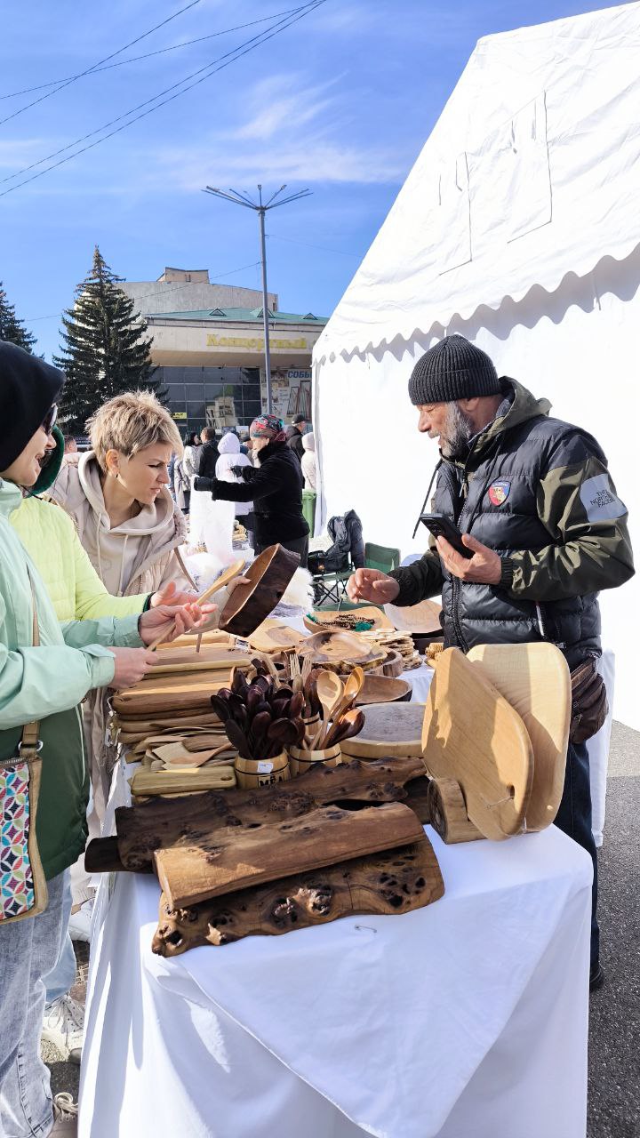 Хоровод культур и город мастеров с эксклюзивными изделиями сегодня в Ессентуках на Театральной площади! Хоровод культур и город мастеров с эксклюзивными изделиями сегодня в Ессентуках на Театральной площади!